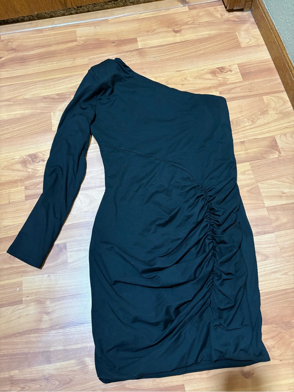 One-Shoulder Black Ruched Bodycon Dress